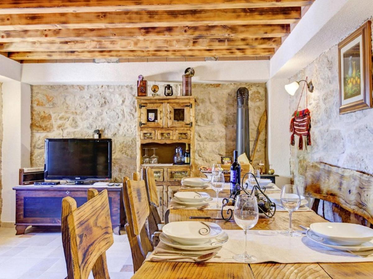 Lovely Holiday Home In Starigrad Esterno foto