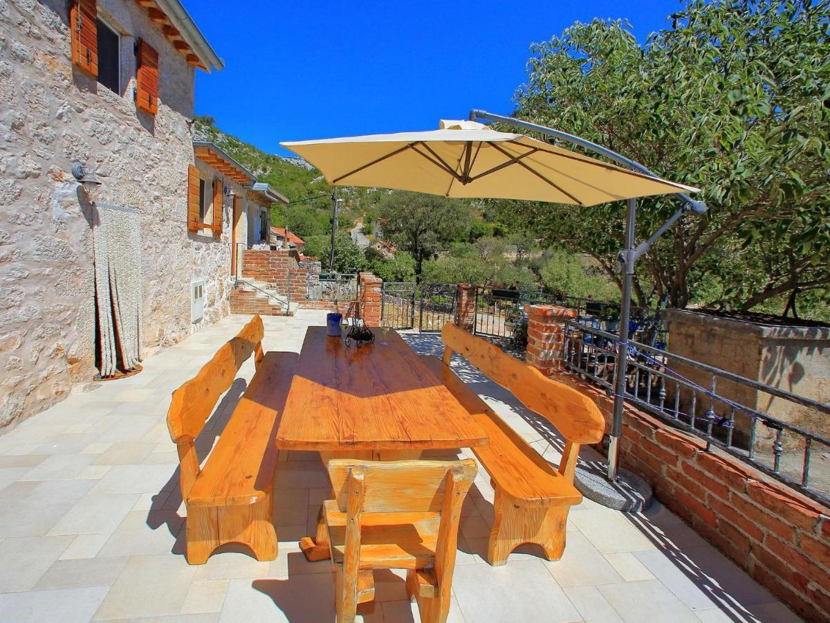 Lovely Holiday Home In Starigrad Esterno foto