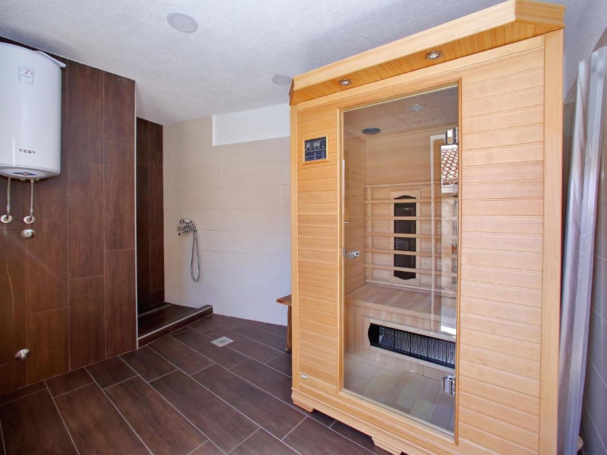 Lovely Holiday Home In Starigrad Esterno foto